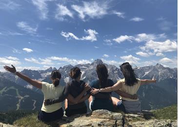 Yoga in den Bergen
